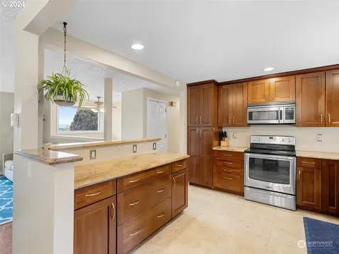 2612 NE 158th Street Vancouver WA 98686