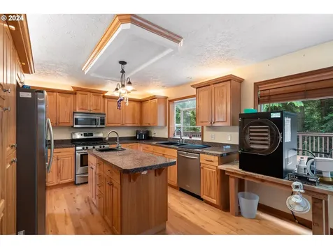 219 W Street James Place Longview WA 98632