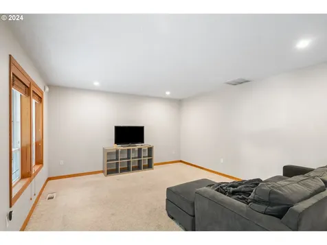 219 W Street James Place Longview WA 98632