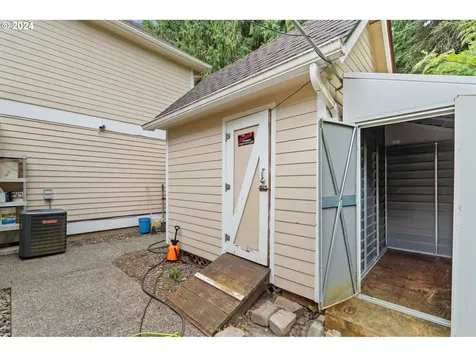219 W Street James Place Longview WA 98632