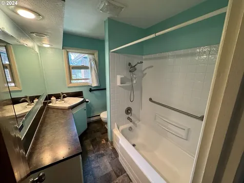 213 Nw 68th Street Vancouver WA 98665