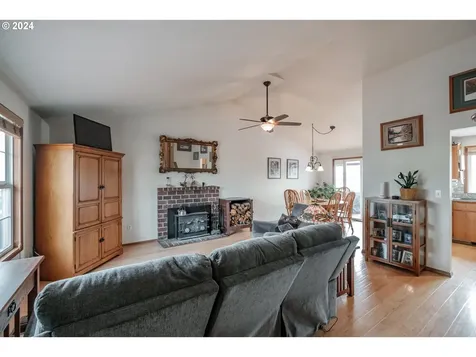 363 NW Denton Avenue Dallas OR 97338