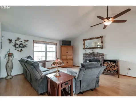 363 NW Denton Avenue Dallas OR 97338