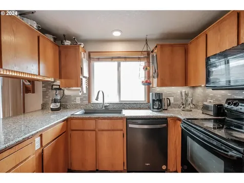 363 NW Denton Avenue Dallas OR 97338