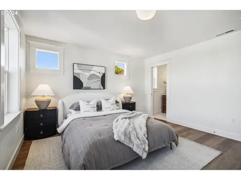 2458 SE Cora Street Portland OR 97202