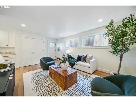 2458 SE Cora Street Portland OR 97202