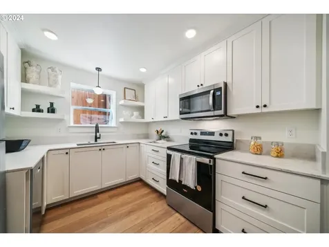 2458 SE Cora Street Portland OR 97202