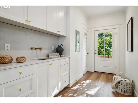 2458 SE Cora Street Portland OR 97202