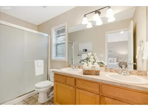 313 W Myrtlewood Street Newberg OR 97132