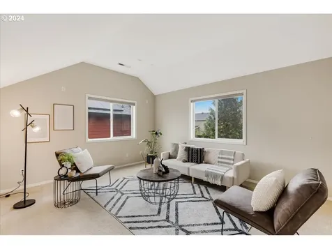 313 W Myrtlewood Street Newberg OR 97132