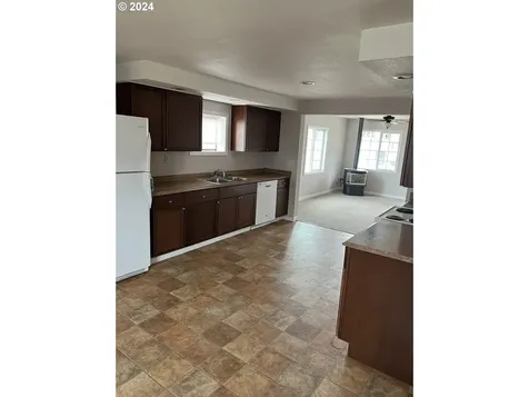 755 E Newport Avenue Hermiston OR 97838