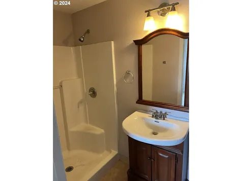 755 E Newport Avenue Hermiston OR 97838