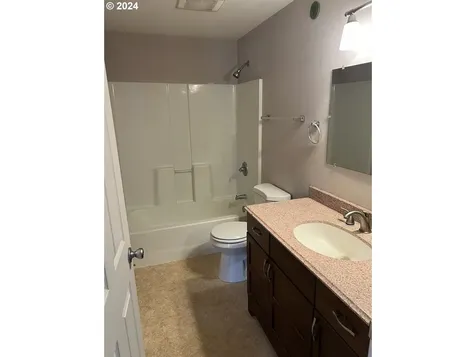 755 E Newport Avenue Hermiston OR 97838
