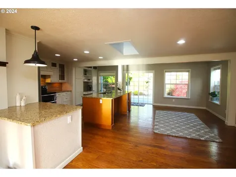 1354 N Nutmeg Street Coquille OR 97423