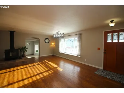 1354 N Nutmeg Street Coquille OR 97423