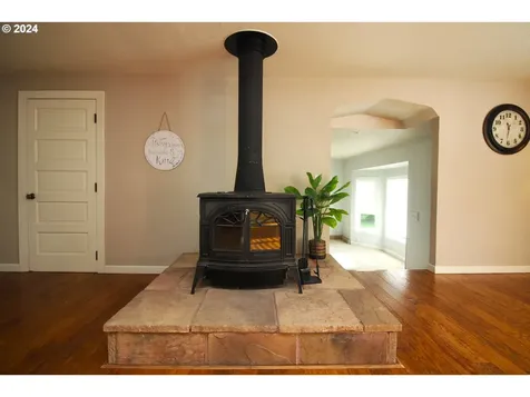 1354 N Nutmeg Street Coquille OR 97423