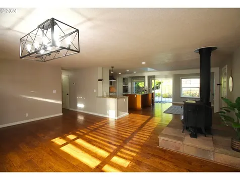 1354 N Nutmeg Street Coquille OR 97423