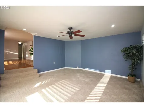 1354 N Nutmeg Street Coquille OR 97423