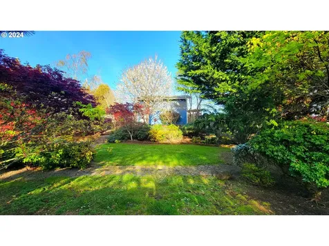1354 N Nutmeg Street Coquille OR 97423