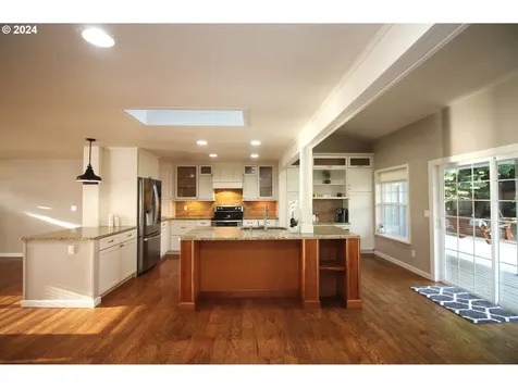 1354 N Nutmeg Street Coquille OR 97423