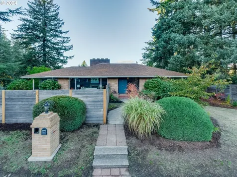 15015 NE Multnomah Street Portland OR 97230