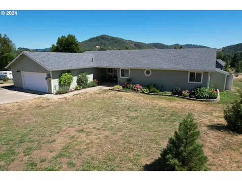 252 Lupine Lane Roseburg OR 97471
