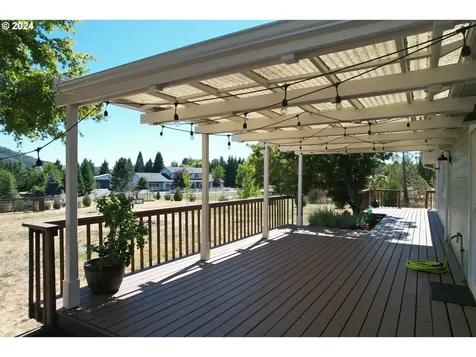 252 Lupine Lane Roseburg OR 97471