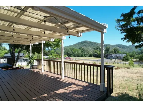 252 Lupine Lane Roseburg OR 97471