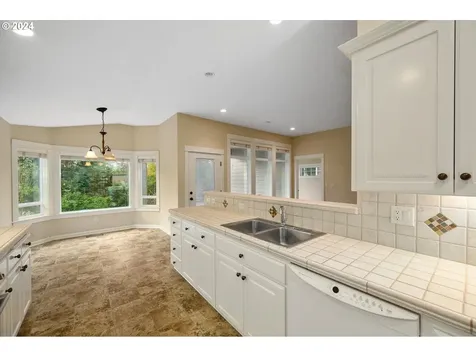 2078 Se Rhododendron Avenue Dallas OR 97338