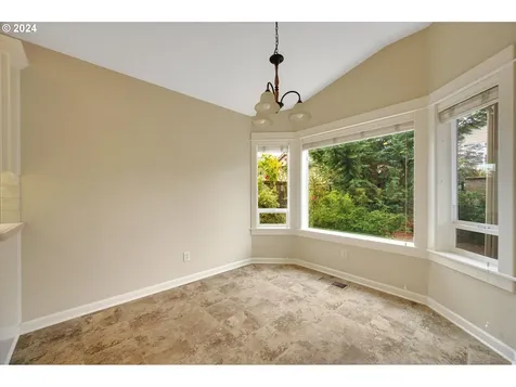 2078 Se Rhododendron Avenue Dallas OR 97338