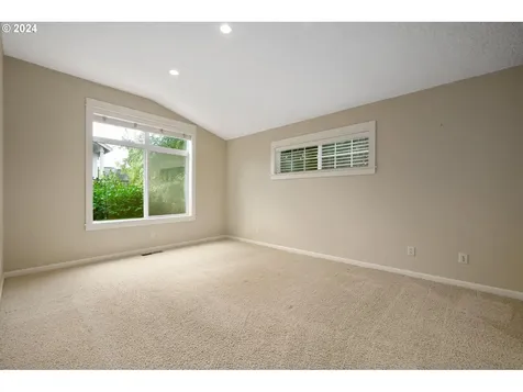 2078 Se Rhododendron Avenue Dallas OR 97338