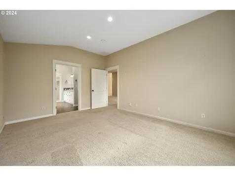2078 Se Rhododendron Avenue Dallas OR 97338