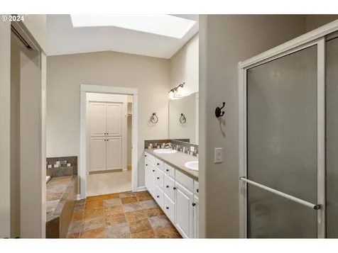 2078 Se Rhododendron Avenue Dallas OR 97338