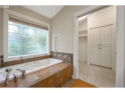 2078 Se Rhododendron Avenue Dallas OR 97338