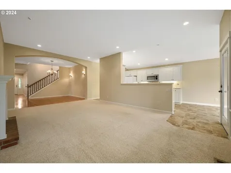 2078 Se Rhododendron Avenue Dallas OR 97338