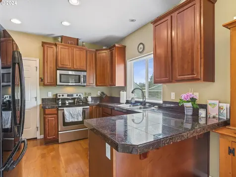 16159 Se Blooming Lane Clackamas OR 97015