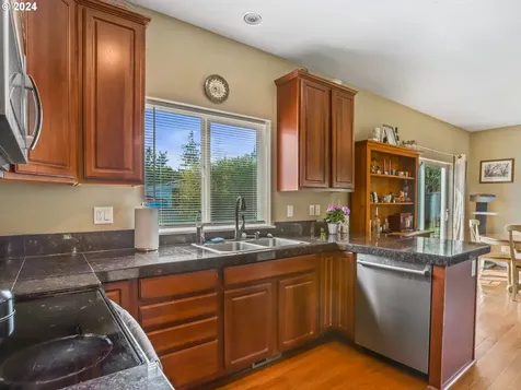 16159 Se Blooming Lane Clackamas OR 97015