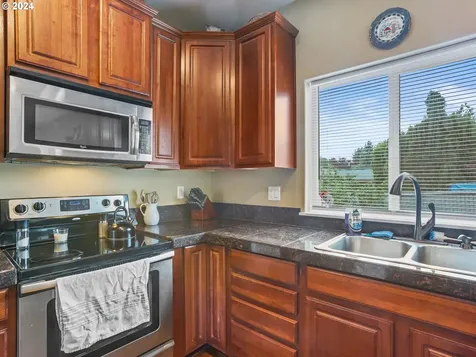 16159 Se Blooming Lane Clackamas OR 97015