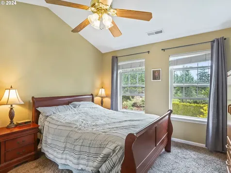 16159 Se Blooming Lane Clackamas OR 97015
