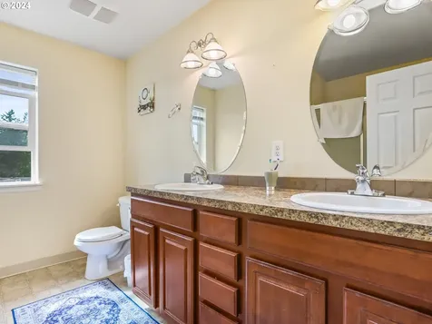 16159 Se Blooming Lane Clackamas OR 97015