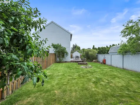 16159 Se Blooming Lane Clackamas OR 97015