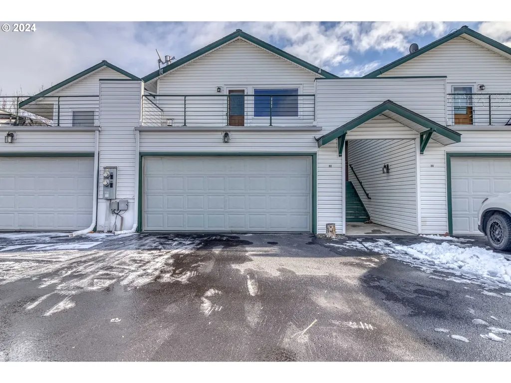 438 Nw 19th Street Redmond OR 97756