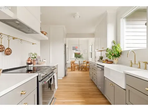 6304 N Curtis Avenue Portland OR 97217