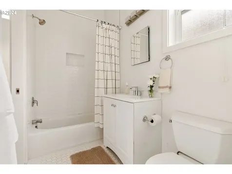 6304 N Curtis Avenue Portland OR 97217
