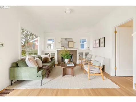 6304 N Curtis Avenue Portland OR 97217