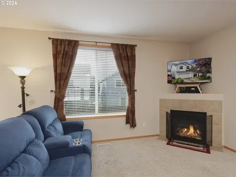 5582 L Street Washougal WA 98671