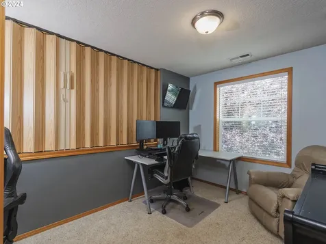 5582 L Street Washougal WA 98671