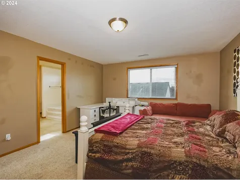 5582 L Street Washougal WA 98671