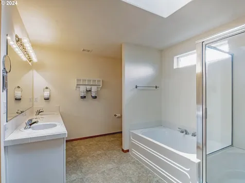 5582 L Street Washougal WA 98671