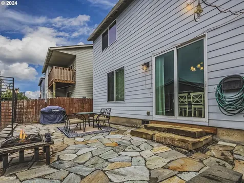 5582 L Street Washougal WA 98671